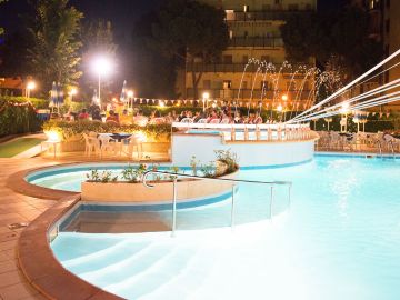Hotel Igea Marina con piscina