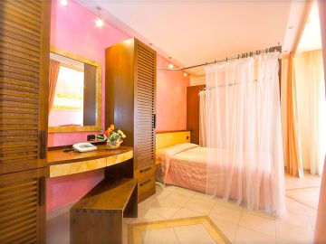 Hotel Smeraldo camere grandi Cesenatico