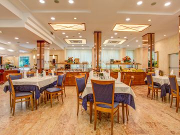 Hotel Smeraldo Cesenatico sala ristorante