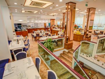 Hotel Smeraldo Cesenatico sala ristorante